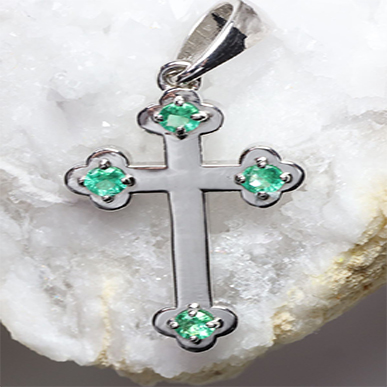 2ND CROSS WHITE GOLD EMERALDS